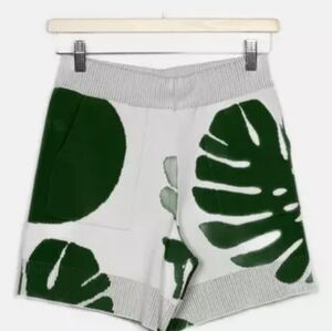 By Egreis Women's Shorts Size Large  Beige And GREEN NWOT.